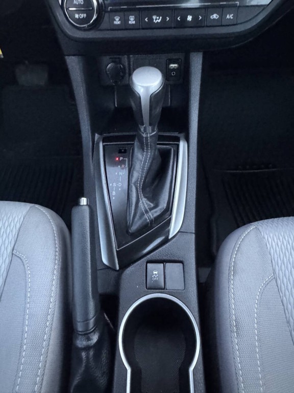 2016 Toyota Corolla Image 24