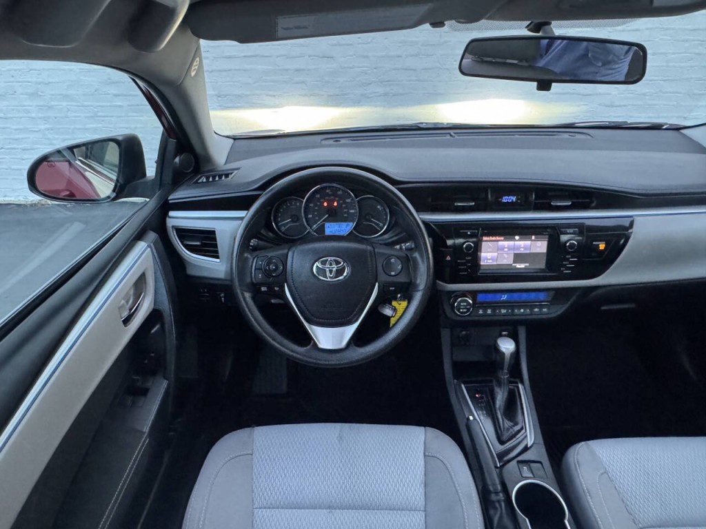 2016 Toyota Corolla Image 26
