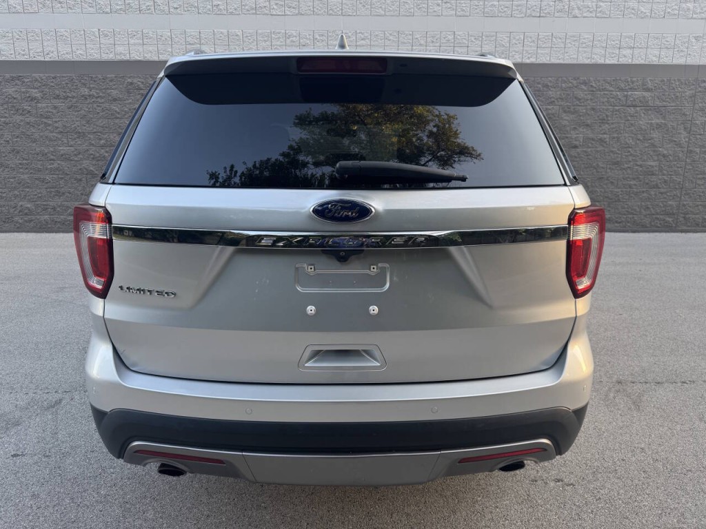 2016 Ford Explorer Image 4