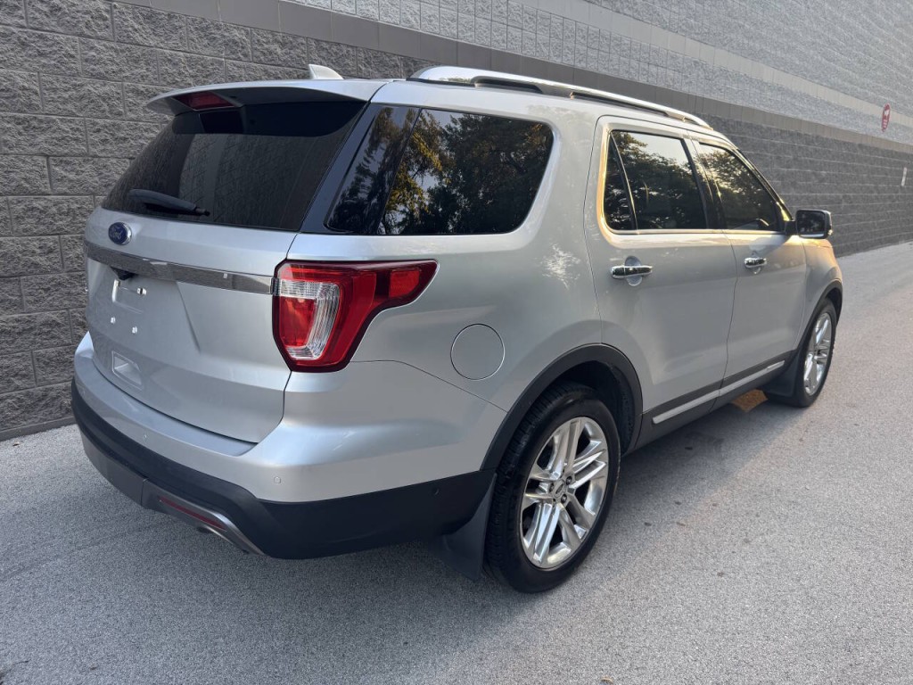 2016 Ford Explorer Image 11