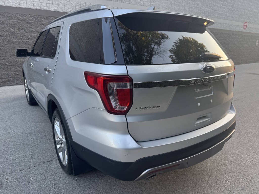 2016 Ford Explorer Image 13