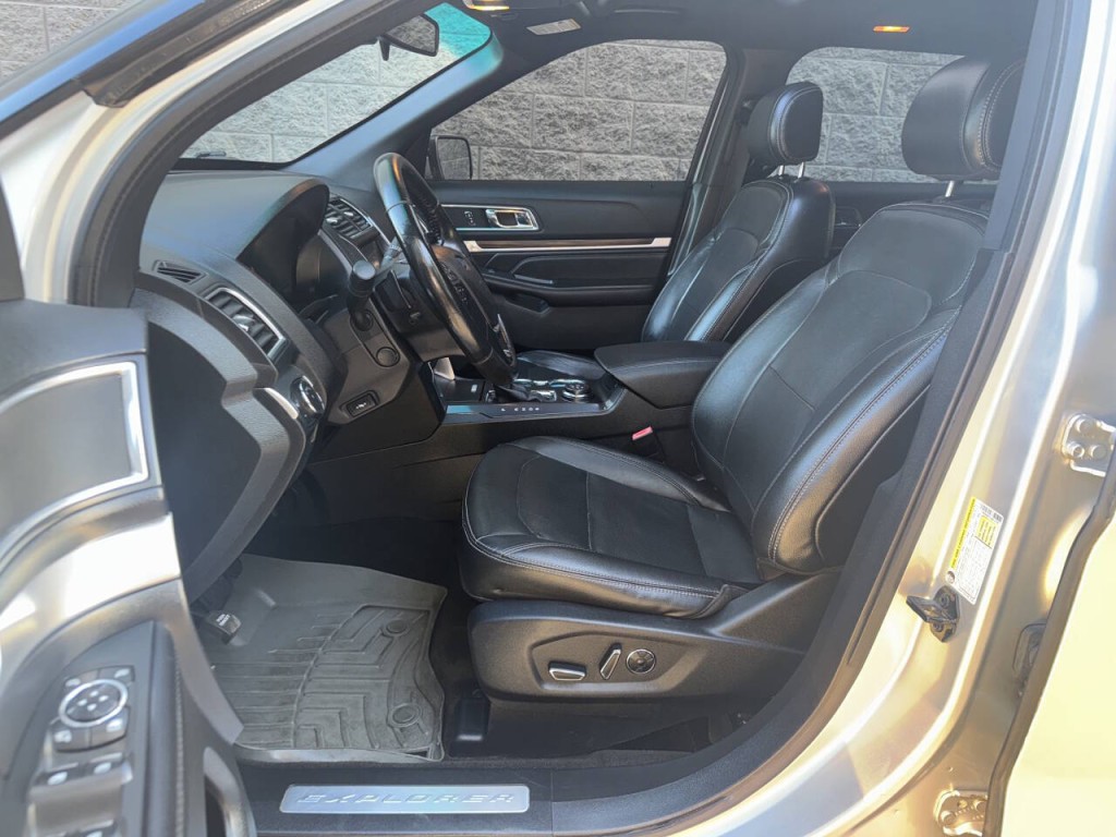 2016 Ford Explorer Image 24