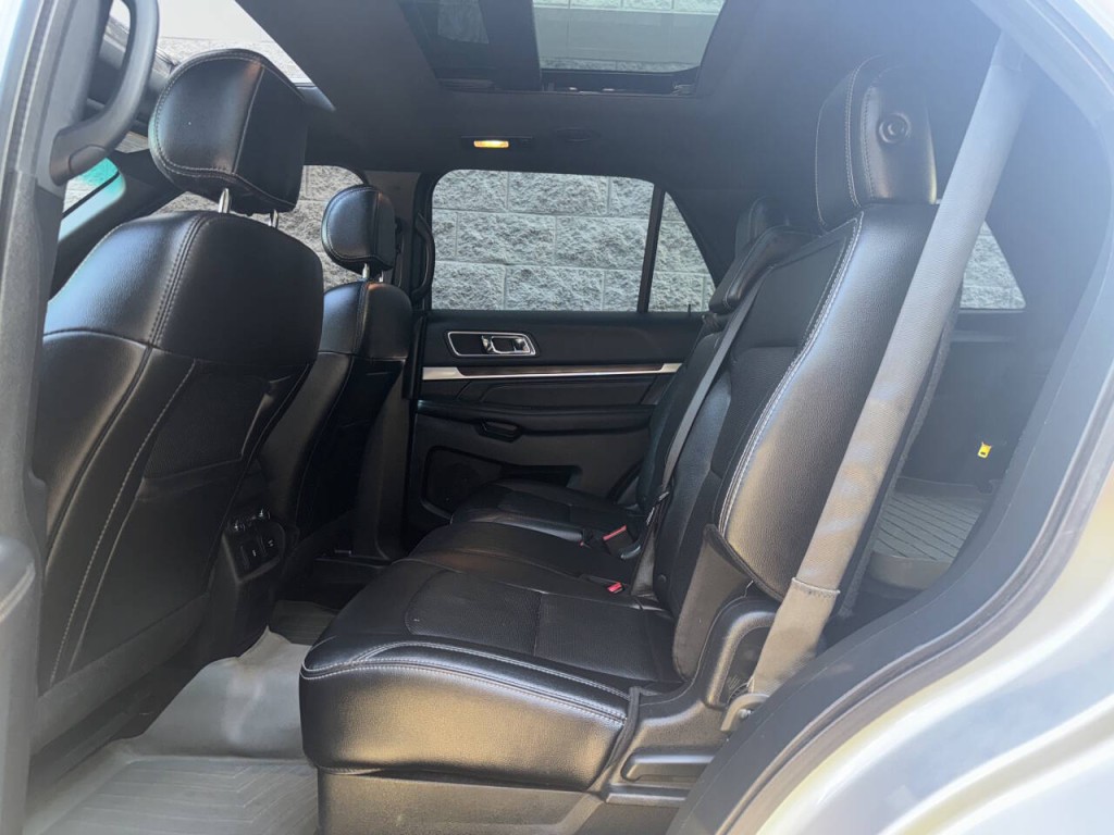 2016 Ford Explorer Image 28