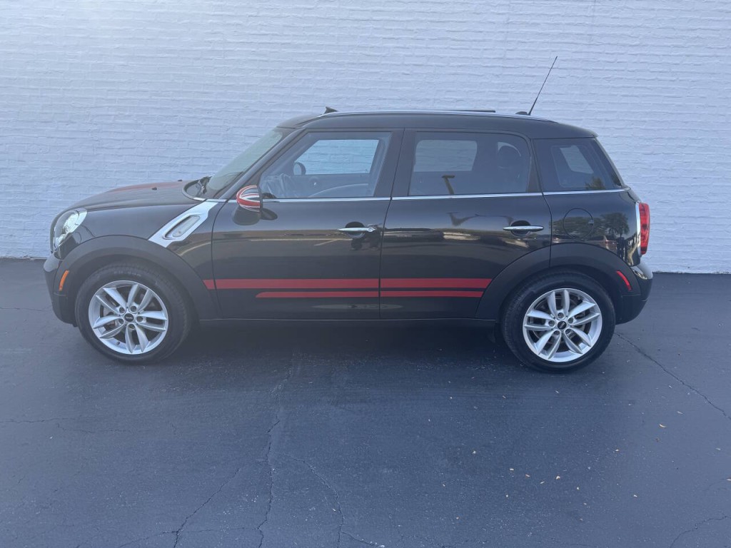 2012 MINI Countryman Image 2