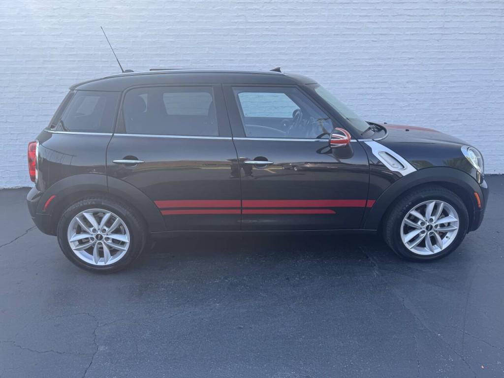 2012 MINI Countryman Image 9