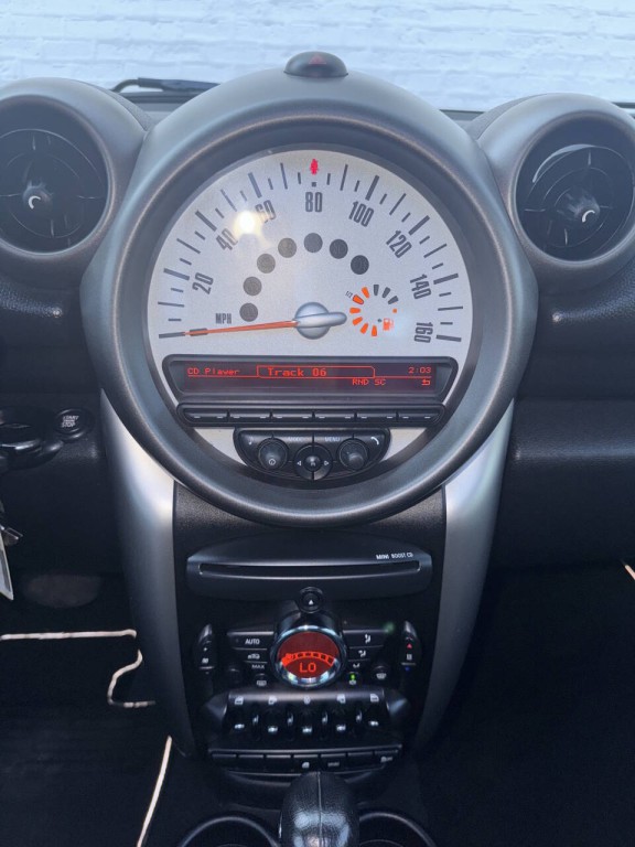 2012 MINI Countryman Image 23