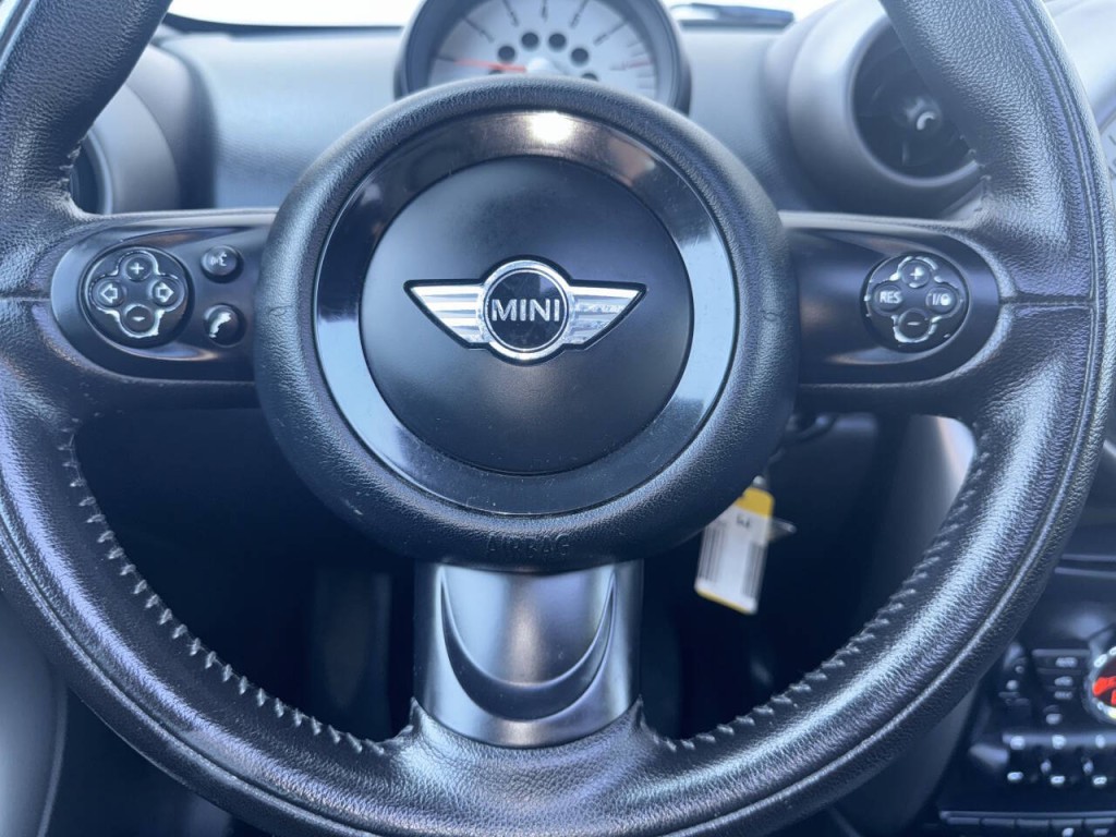 2012 MINI Countryman Image 29