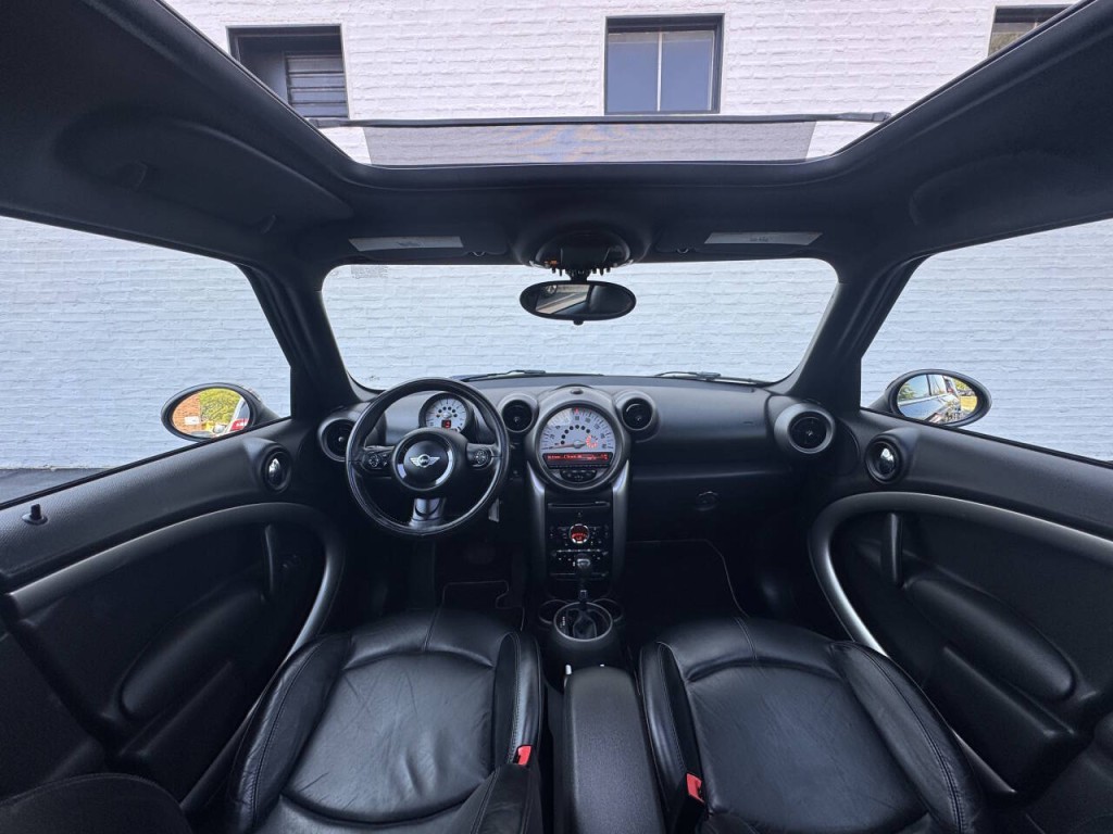2012 MINI Countryman Image 30