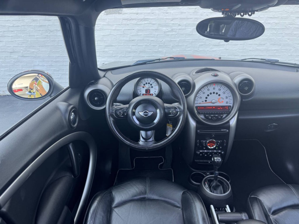 2012 MINI Countryman Image 31