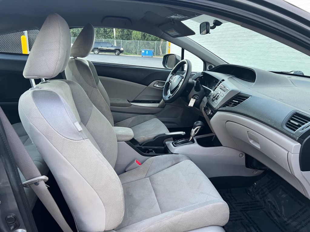2012 Honda Civic Image 25