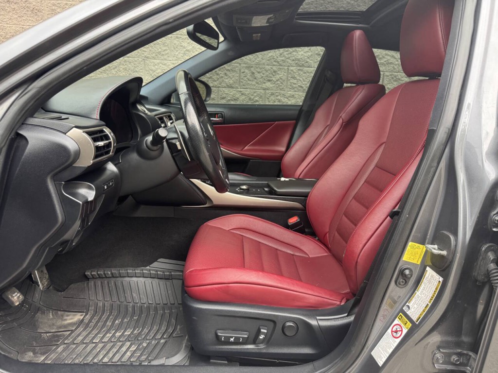 2015 Lexus IS 250 Image 18