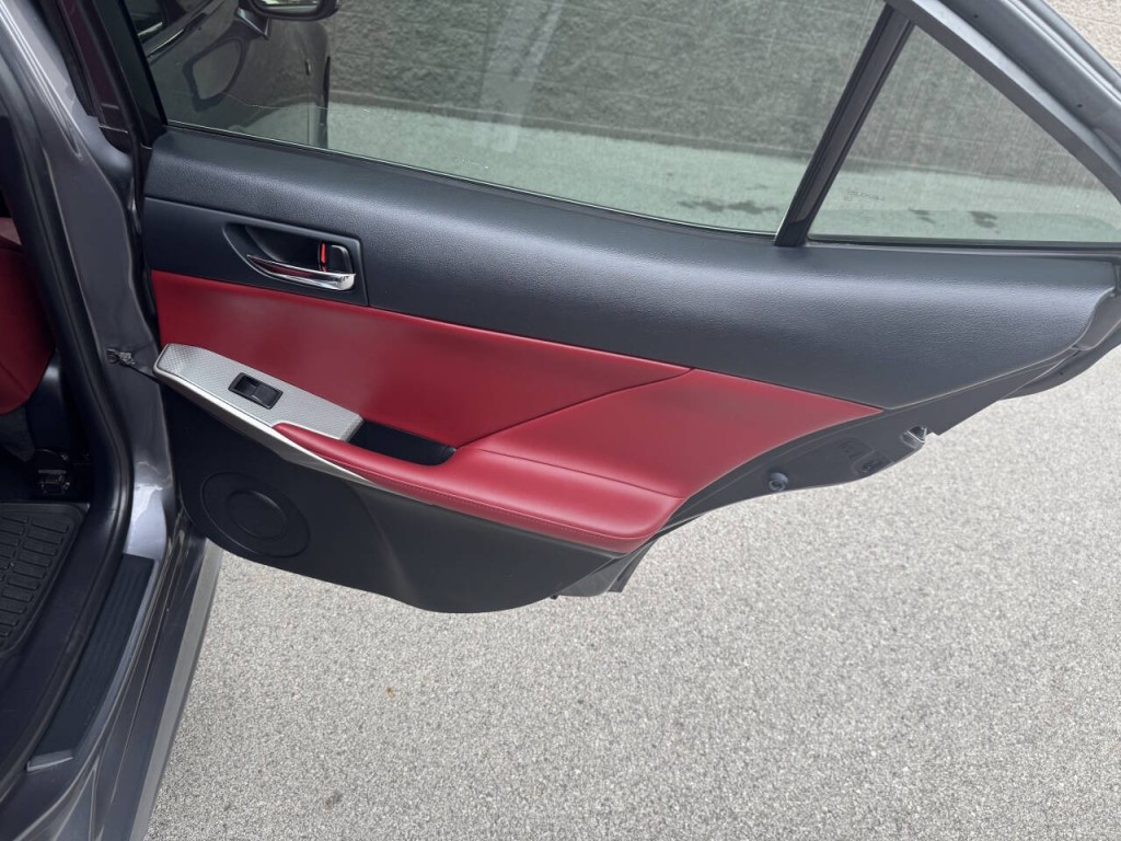 2015 Lexus IS 250 Image 23