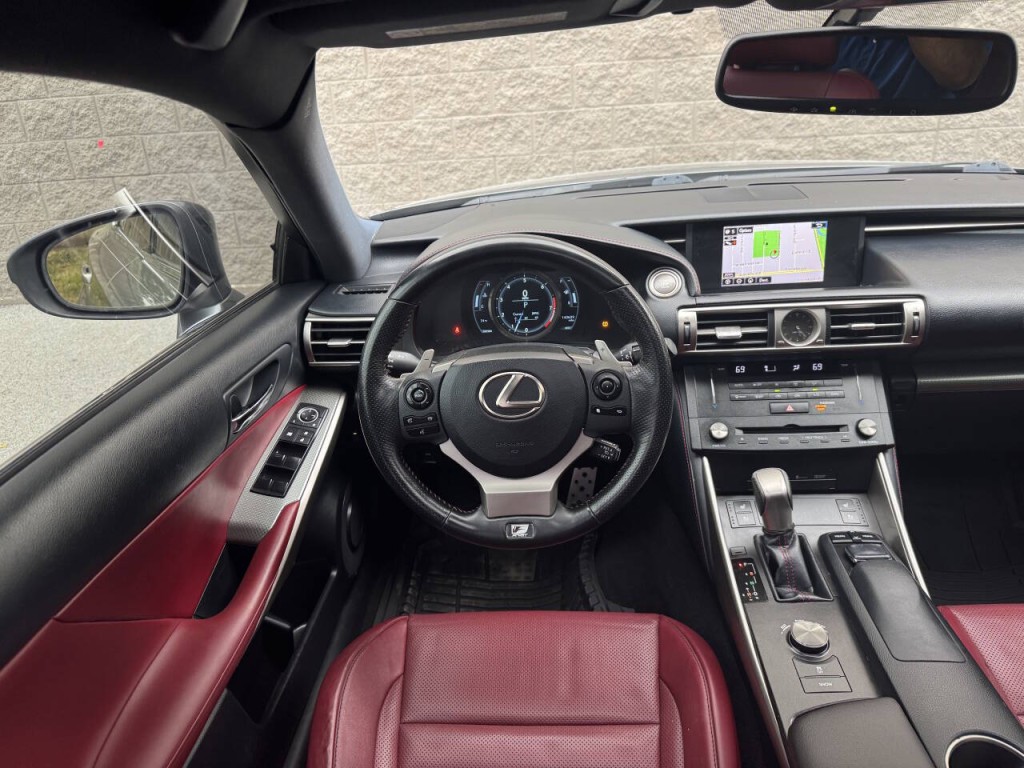 2015 Lexus IS 250 Image 32