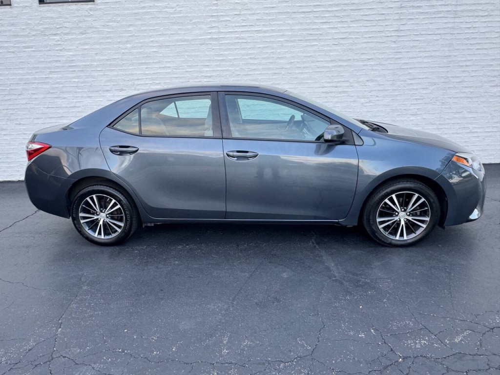 2016 Toyota Corolla Image 9