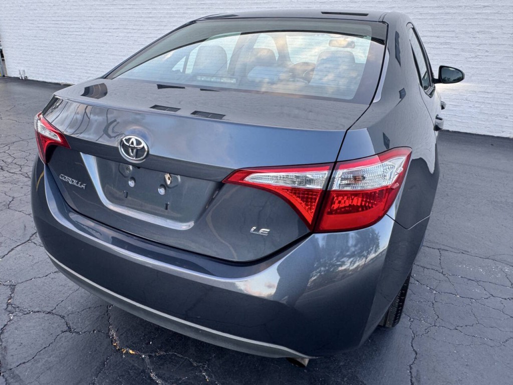 2016 Toyota Corolla Image 11