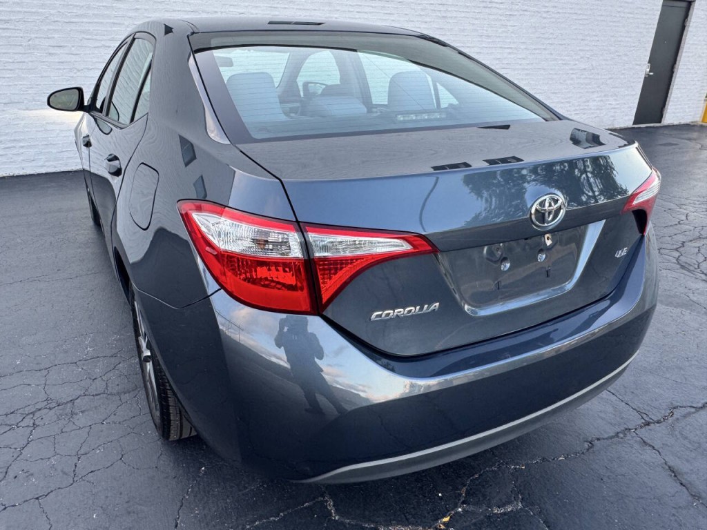 2016 Toyota Corolla Image 13