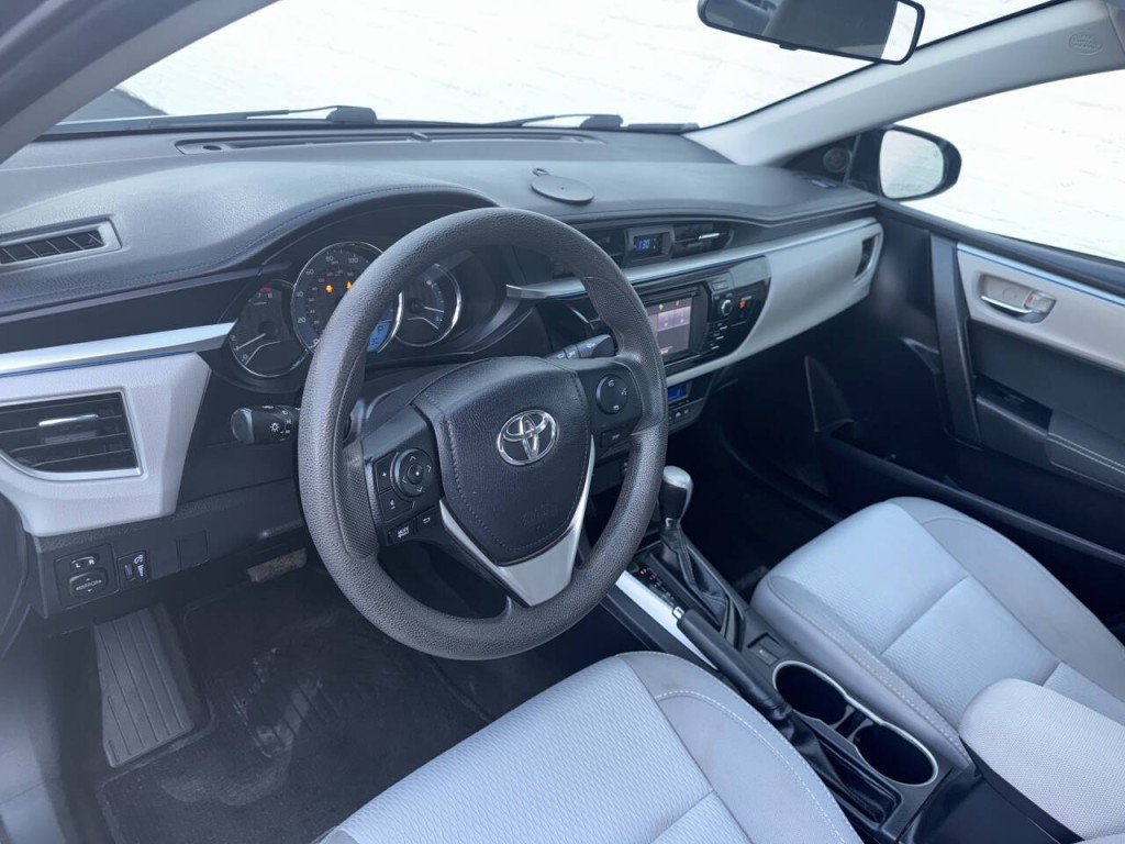 2016 Toyota Corolla Image 21