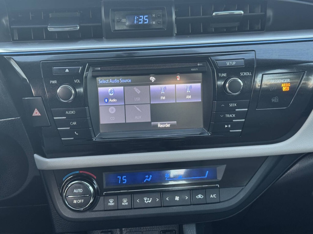 2016 Toyota Corolla Image 25