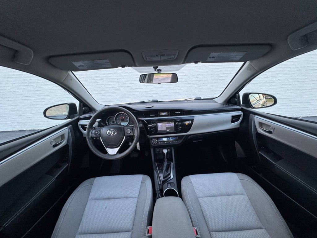 2016 Toyota Corolla Image 28