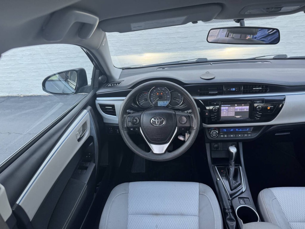 2016 Toyota Corolla Image 29