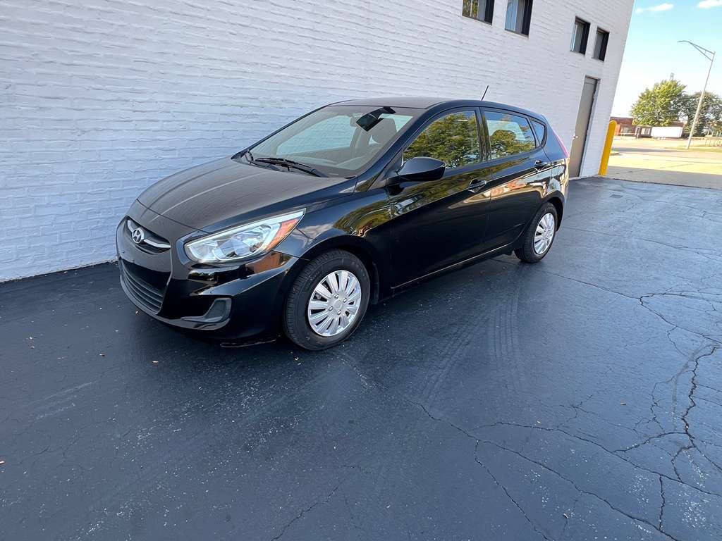 2015 Hyundai Accent Image 1