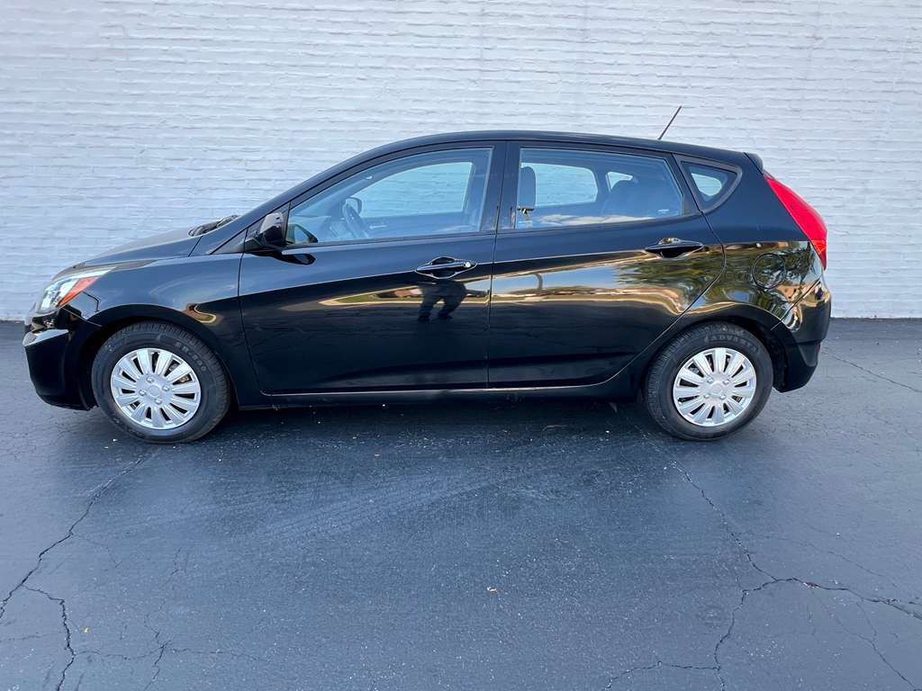 2015 Hyundai Accent Image 2