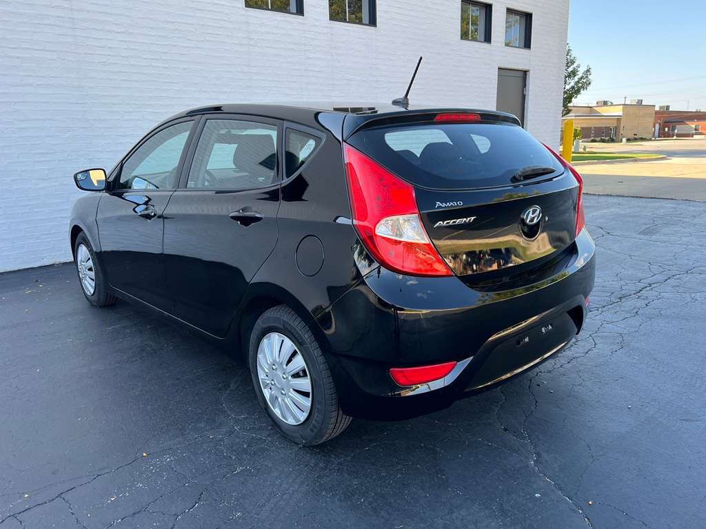 2015 Hyundai Accent Image 4