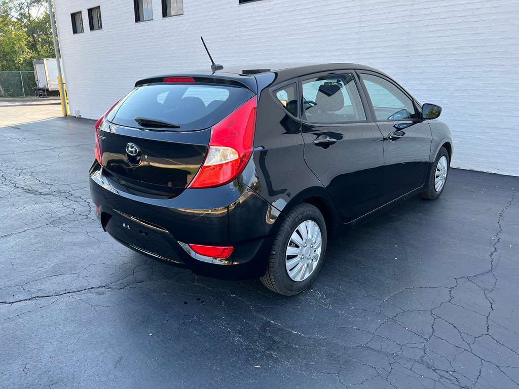 2015 Hyundai Accent Image 7