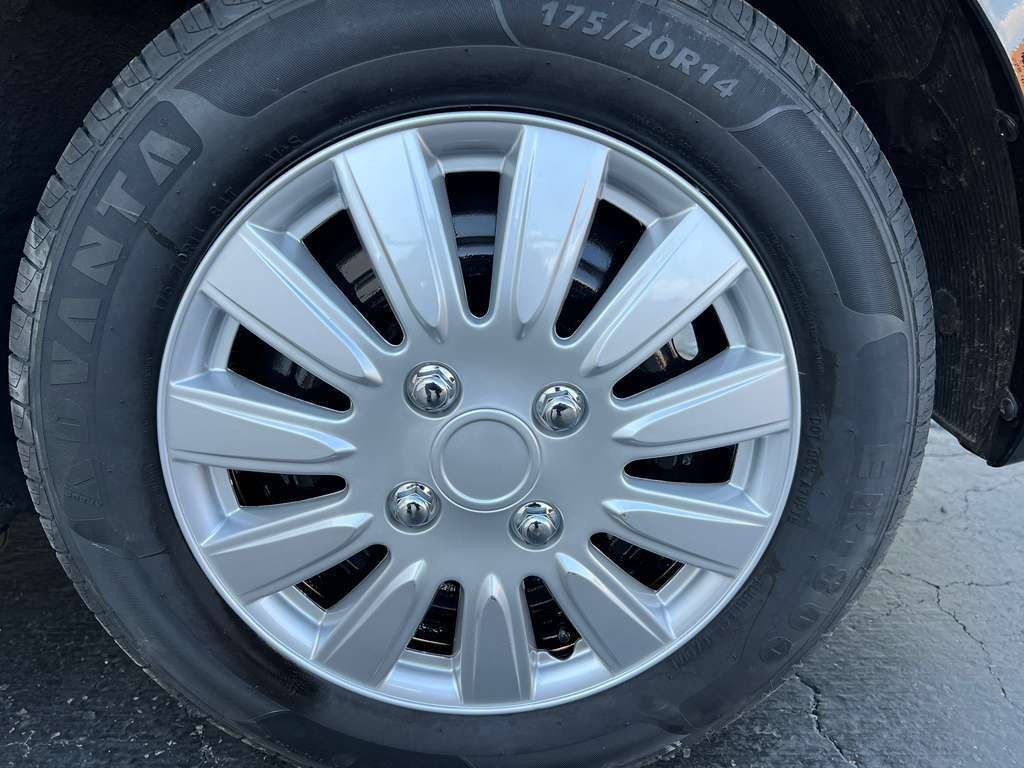 2015 Hyundai Accent Image 11