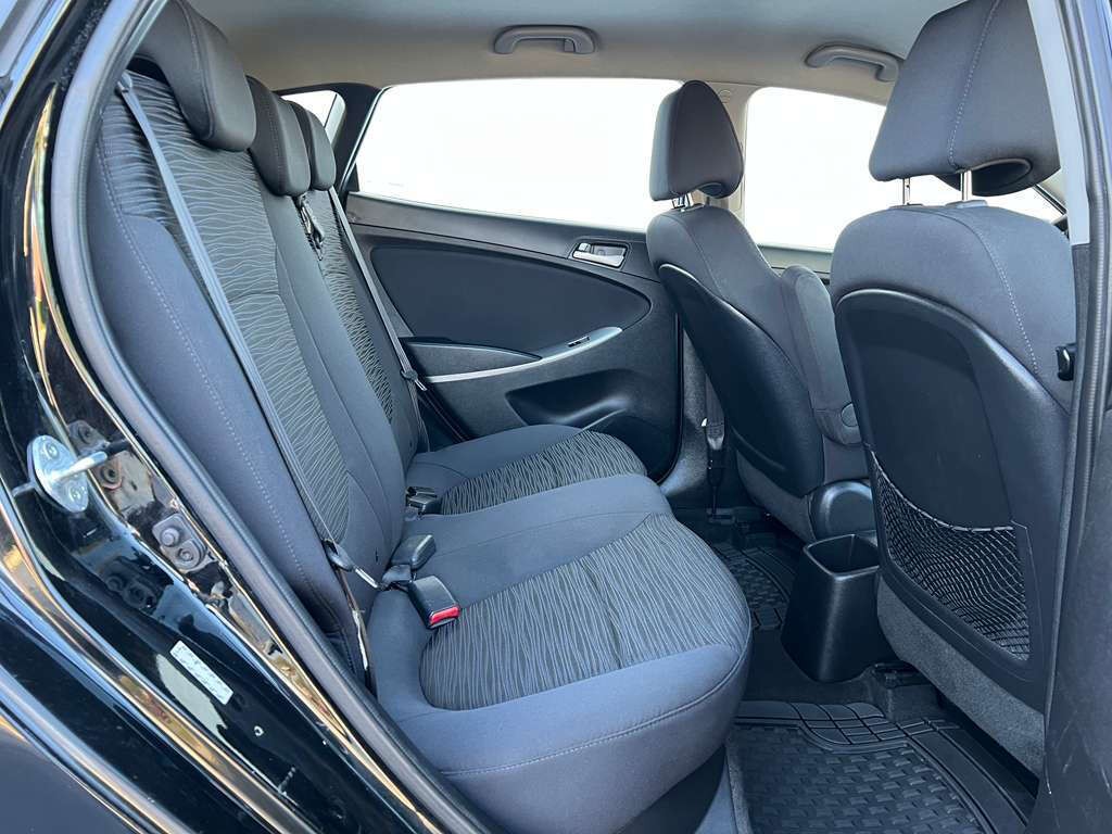 2015 Hyundai Accent Image 20