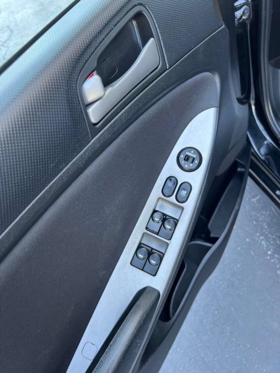 2015 Hyundai Accent Image 22