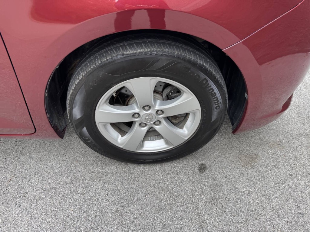 2016 Toyota Sienna Image 20