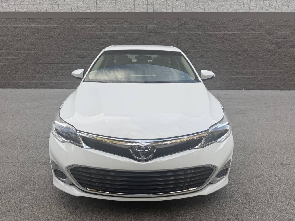 2015 Toyota Avalon Image 6