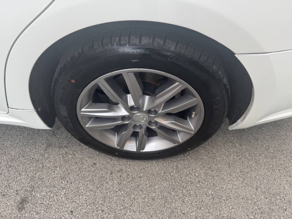 2015 Toyota Avalon Image 14