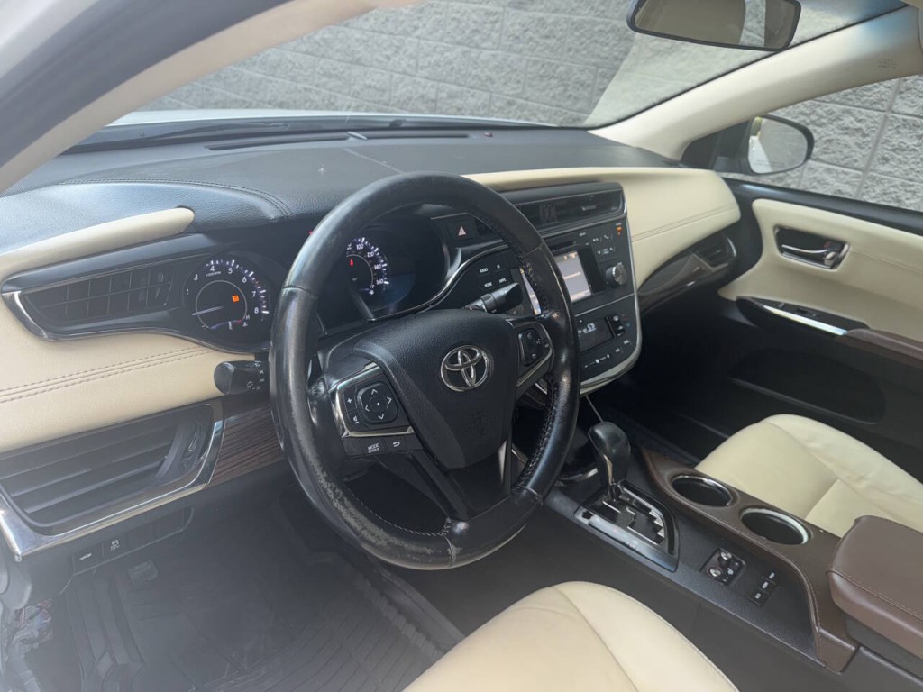 2015 Toyota Avalon Image 19
