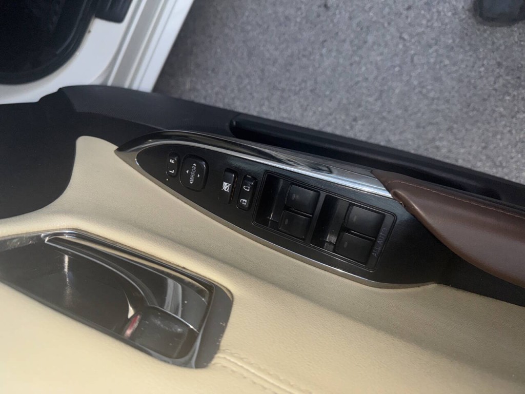 2015 Toyota Avalon Image 20