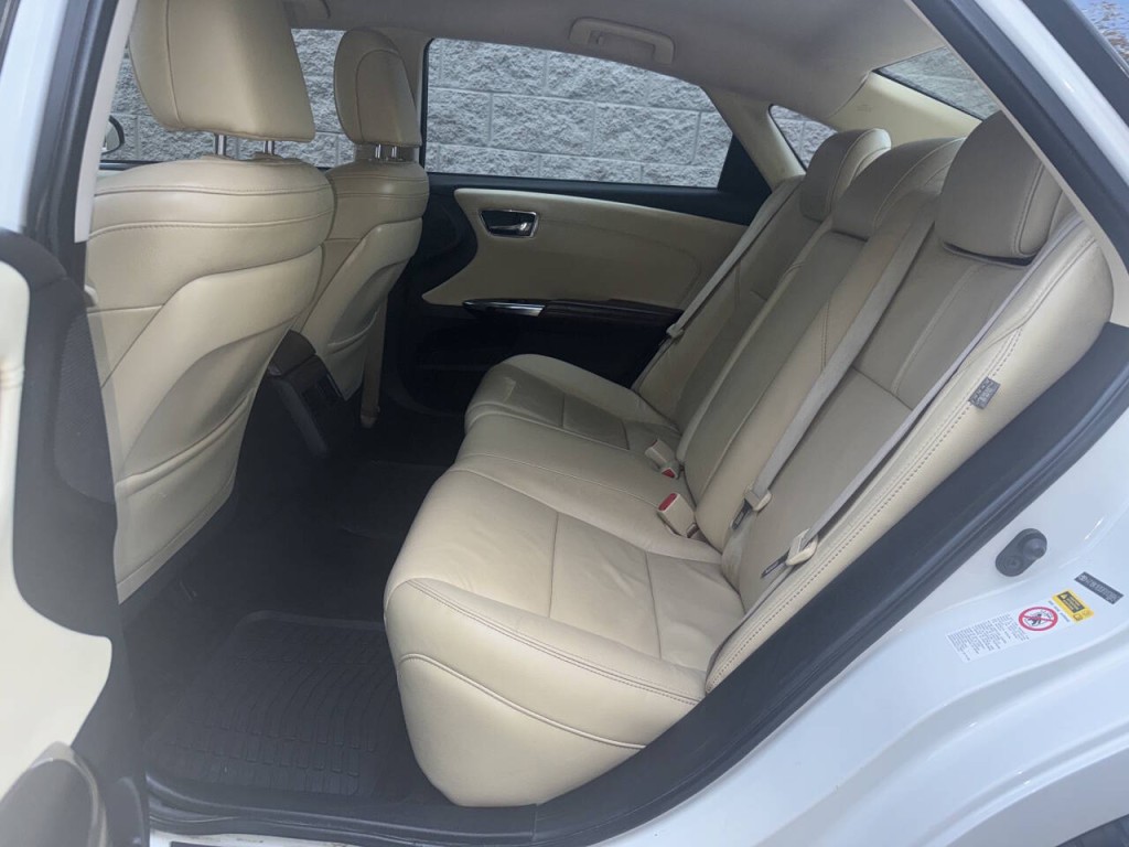 2015 Toyota Avalon Image 21