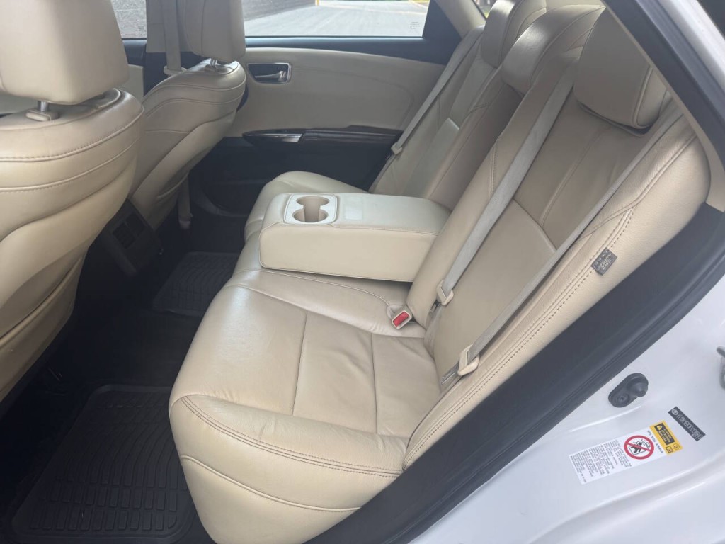 2015 Toyota Avalon Image 22
