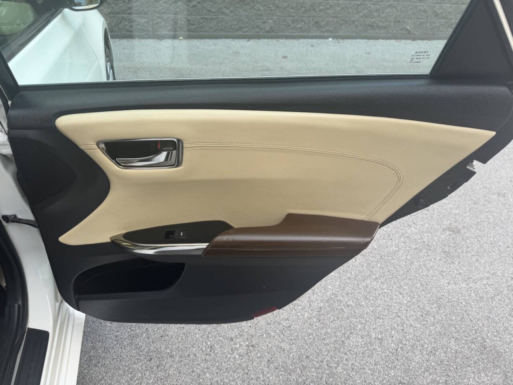 2015 Toyota Avalon Image 25