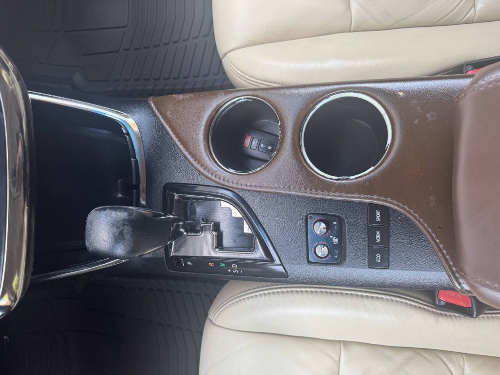 2015 Toyota Avalon Image 29