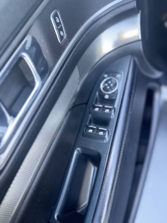 2018 Ford Explorer Image 8