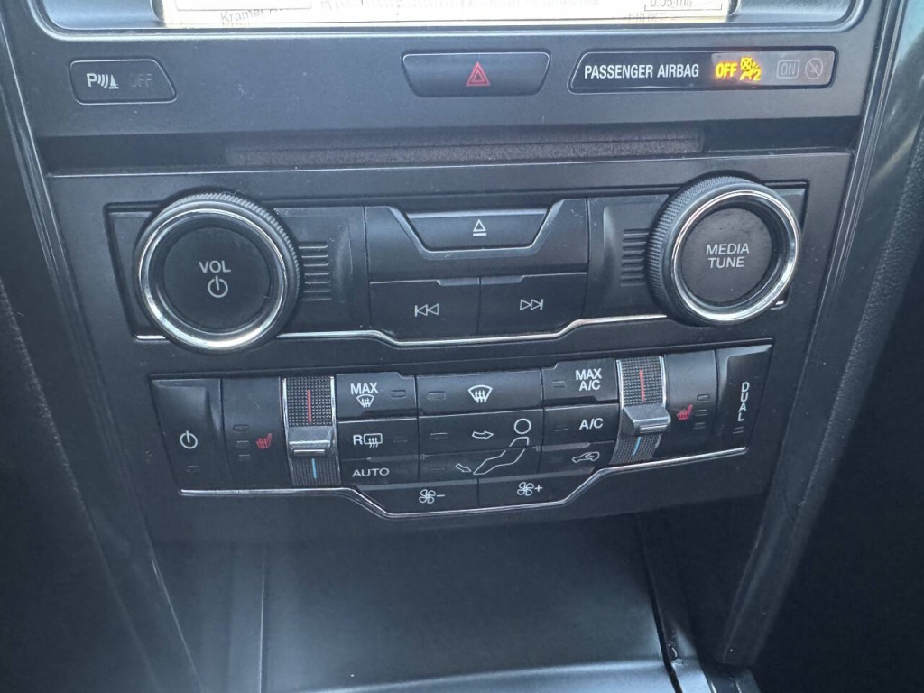 2018 Ford Explorer Image 32