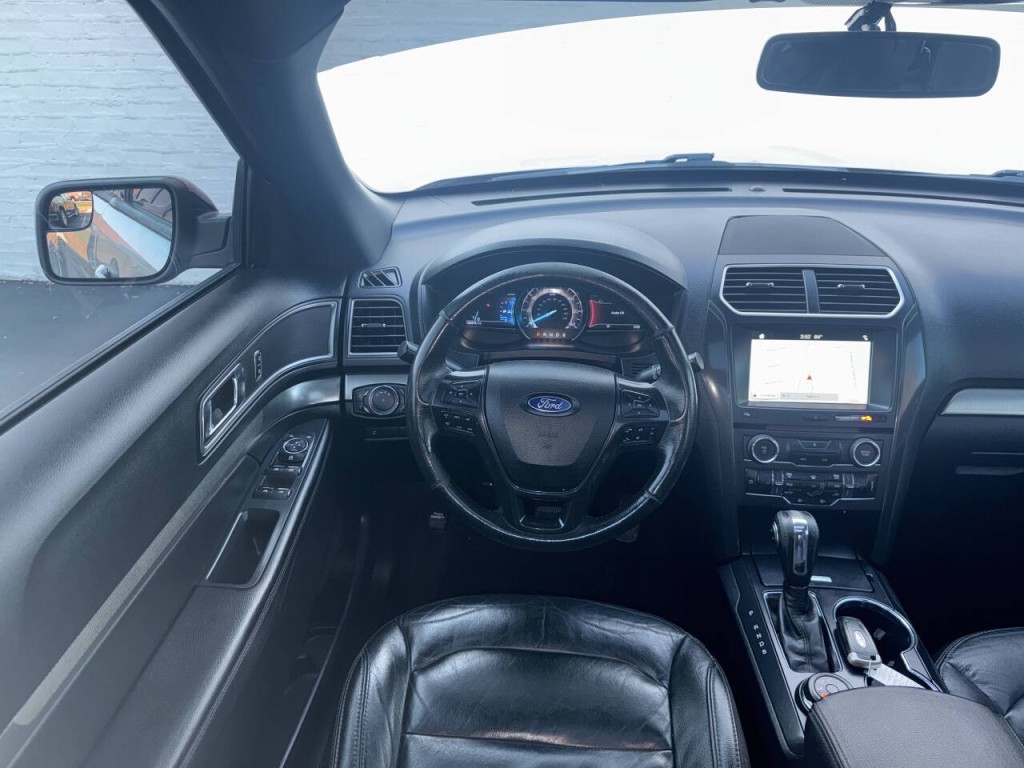 2018 Ford Explorer Image 36