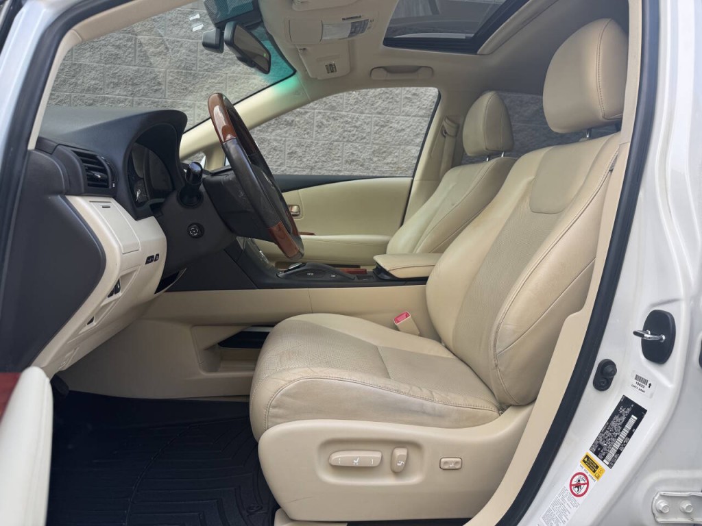 2010 Lexus RX 450h Image 22