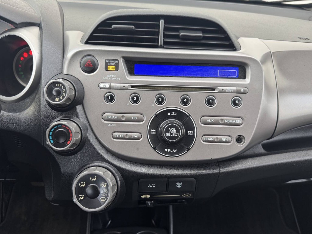 2012 Honda Fit Image 16