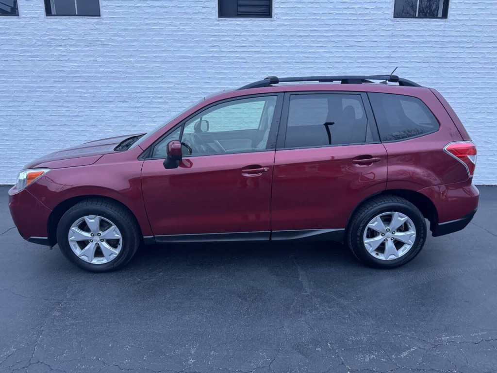 2015 Subaru Forester Image 2