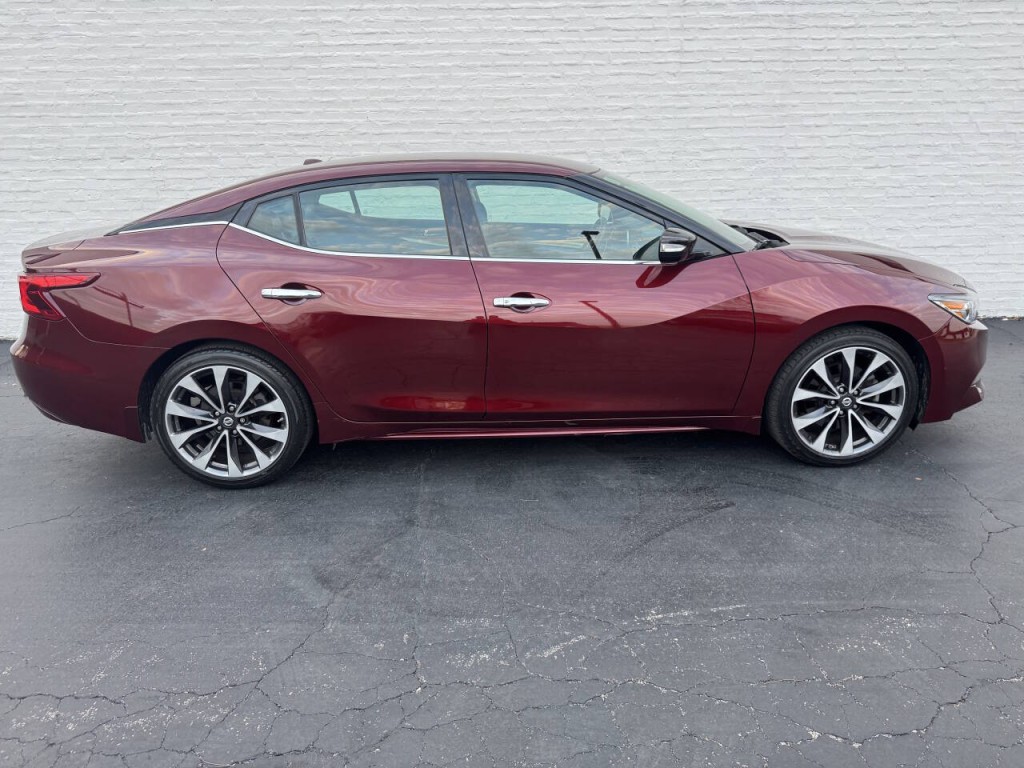 2016 Nissan Maxima Image 10