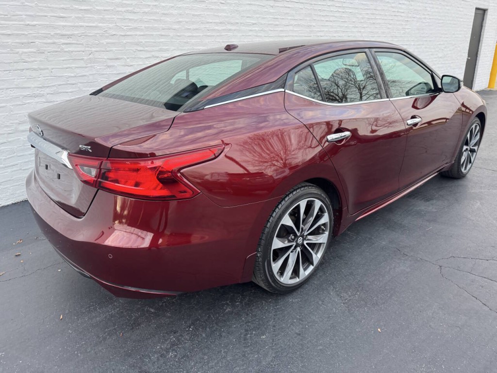 2016 Nissan Maxima Image 11