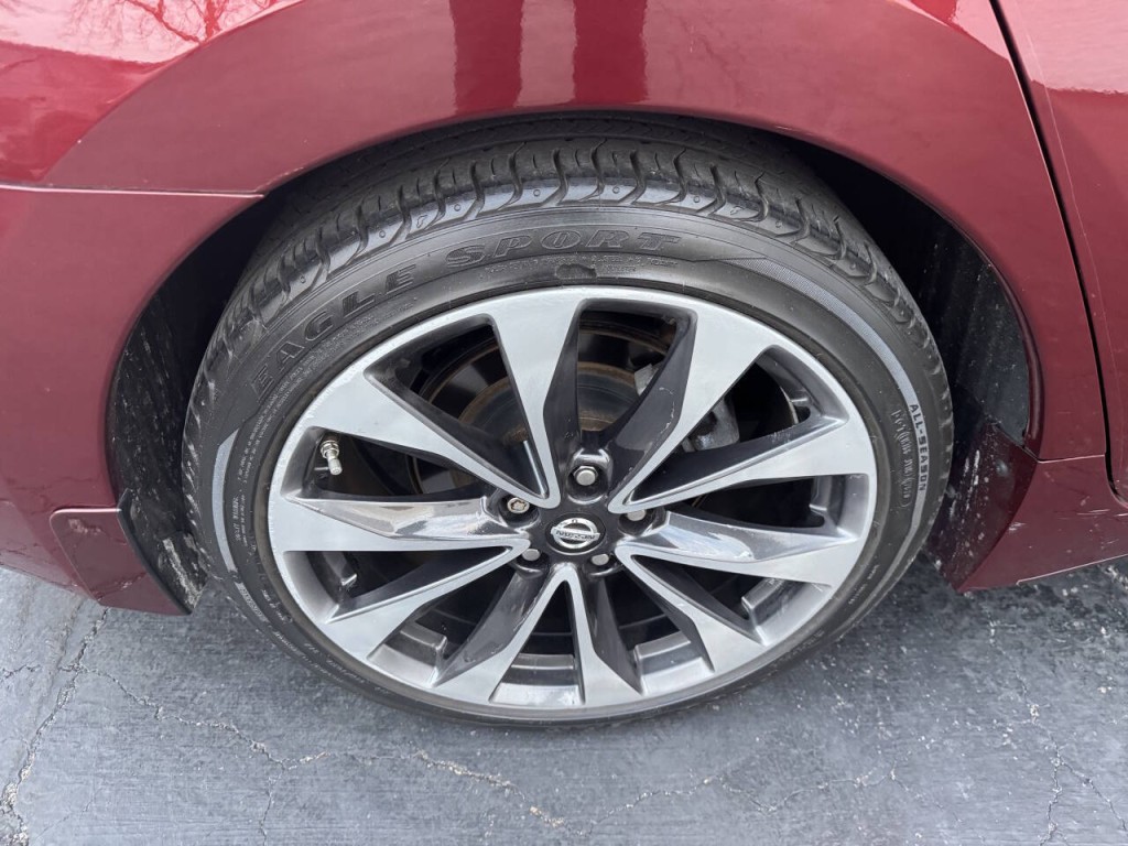 2016 Nissan Maxima Image 18