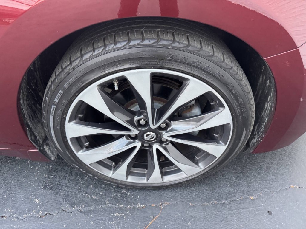 2016 Nissan Maxima Image 19